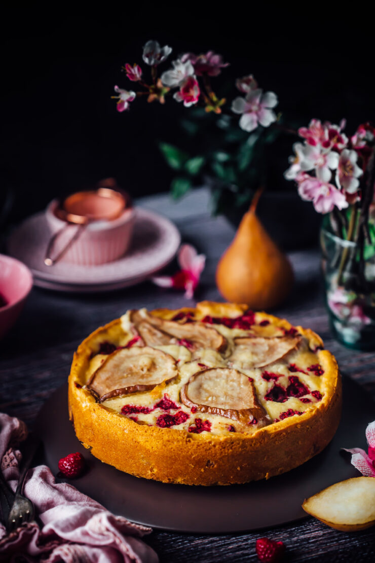 Pear and Raspberry cake 