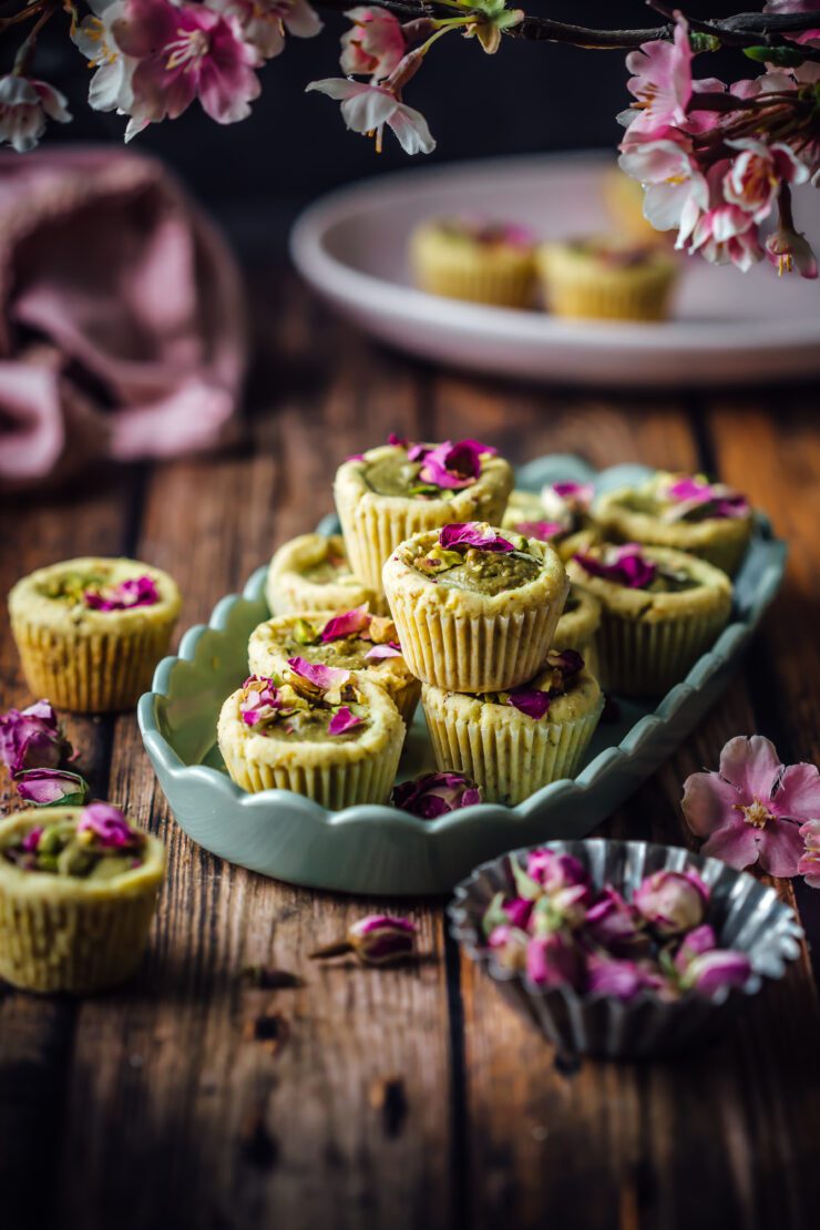 Pistachio shortbread bites