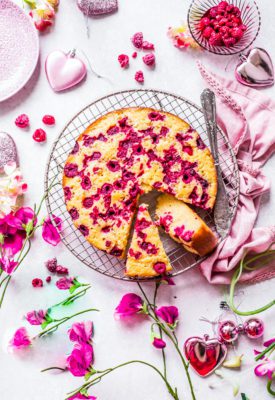 Raspberry and yoghurt cake