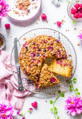 Berry and apple granol;a streusel cake